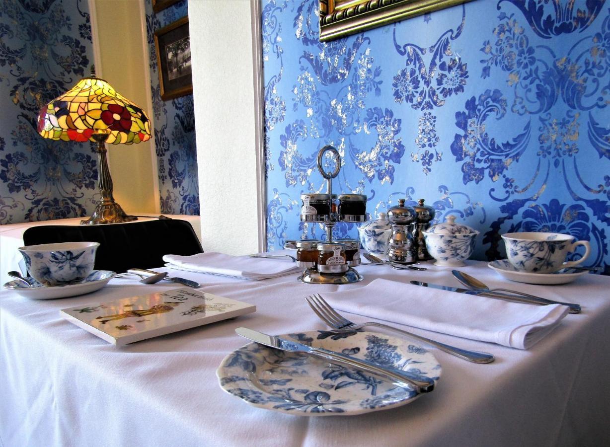 Stratford House Exclusively For Adults Hotel Ландъндо Екстериор снимка
