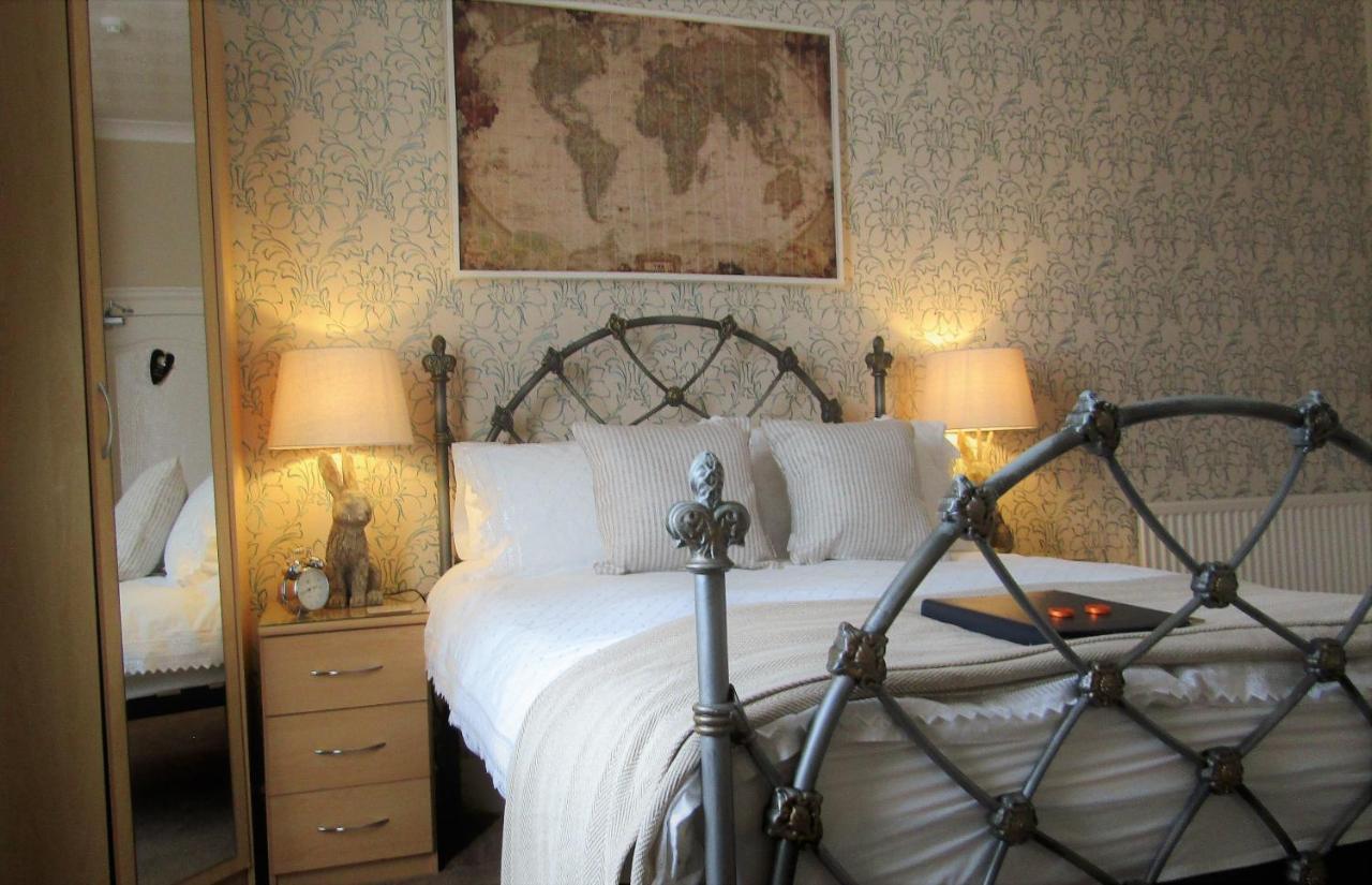Stratford House Exclusively For Adults Hotel Ландъндо Екстериор снимка