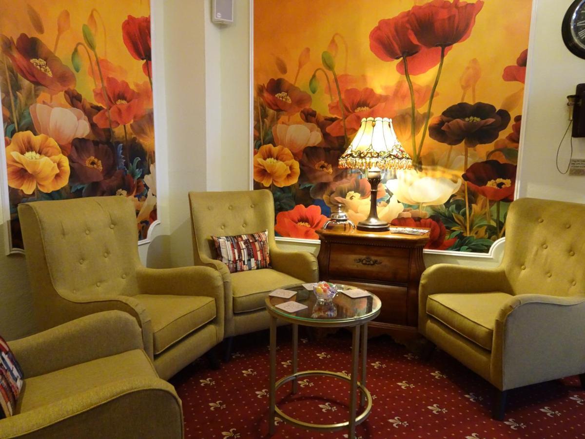 Stratford House Exclusively For Adults Hotel Ландъндо Екстериор снимка