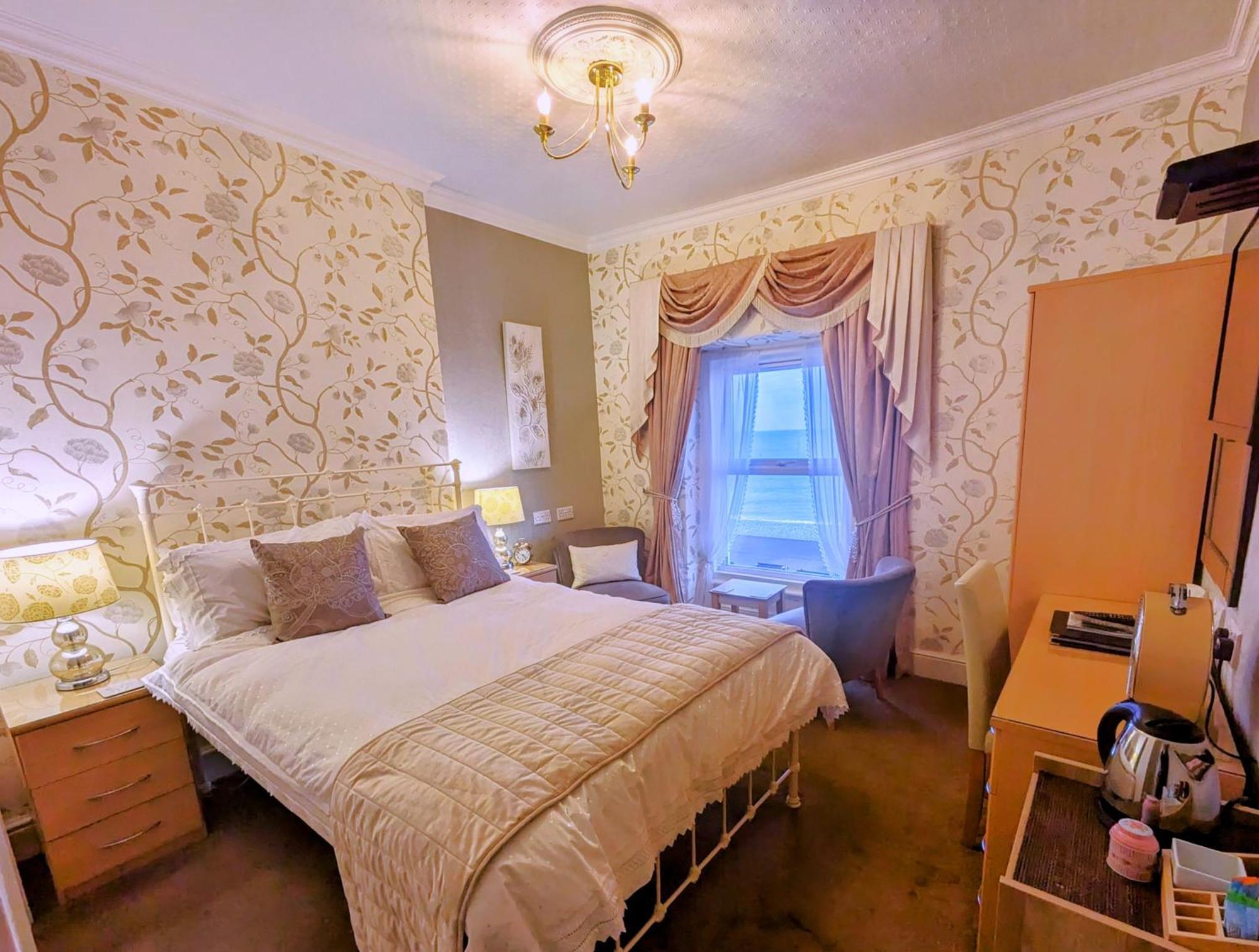 Stratford House Exclusively For Adults Hotel Ландъндо Екстериор снимка