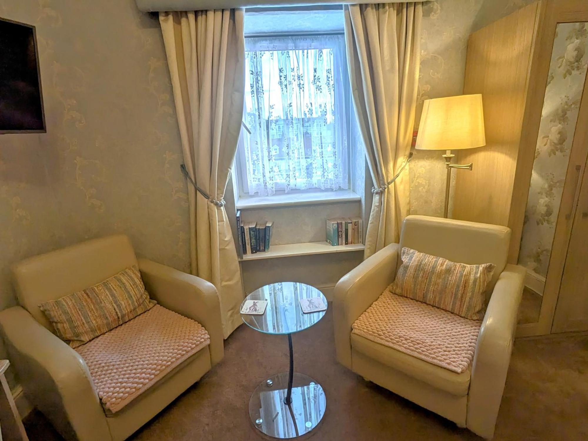 Stratford House Exclusively For Adults Hotel Ландъндо Екстериор снимка