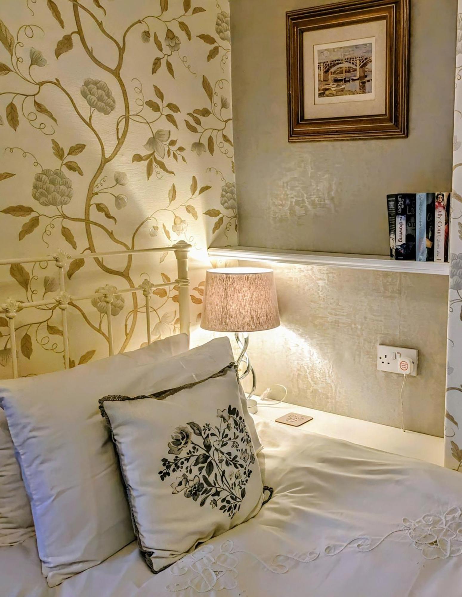 Stratford House Exclusively For Adults Hotel Ландъндо Екстериор снимка