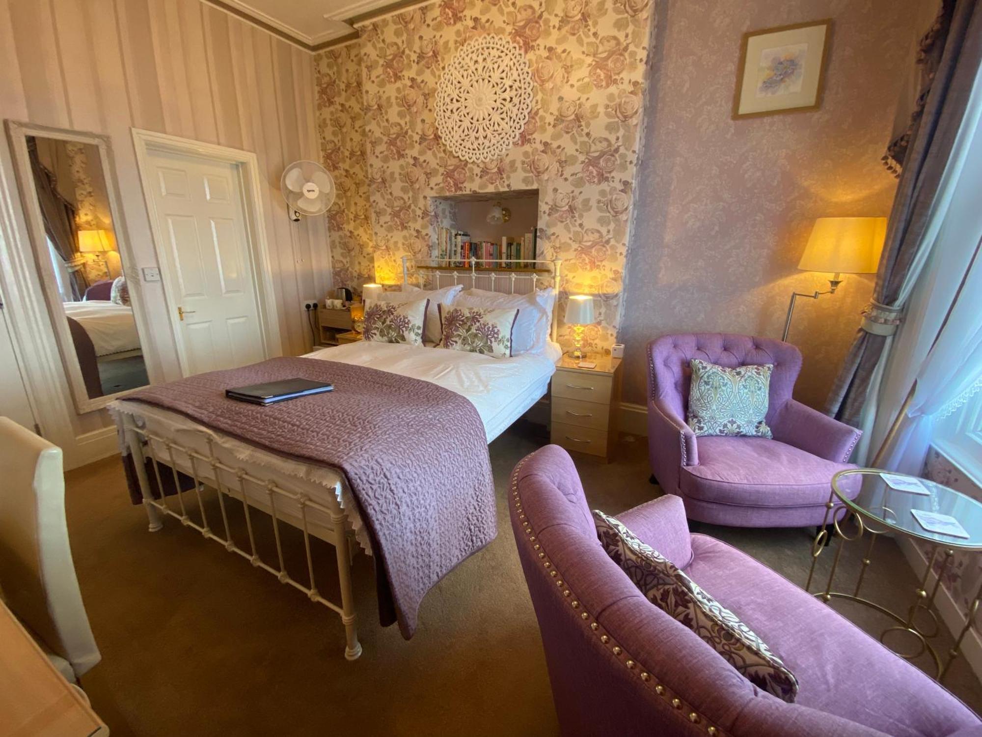 Stratford House Exclusively For Adults Hotel Ландъндо Екстериор снимка