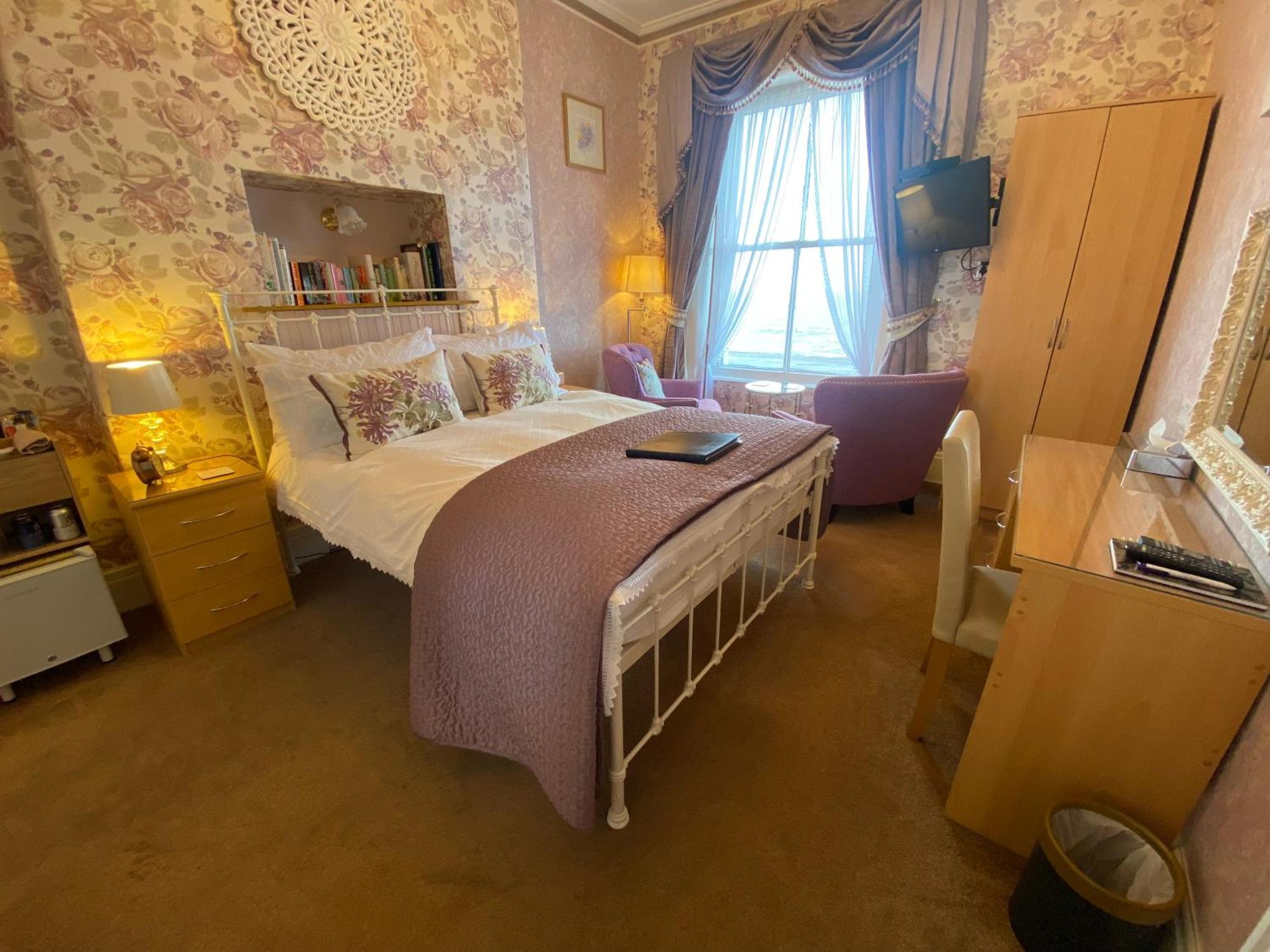 Stratford House Exclusively For Adults Hotel Ландъндо Екстериор снимка