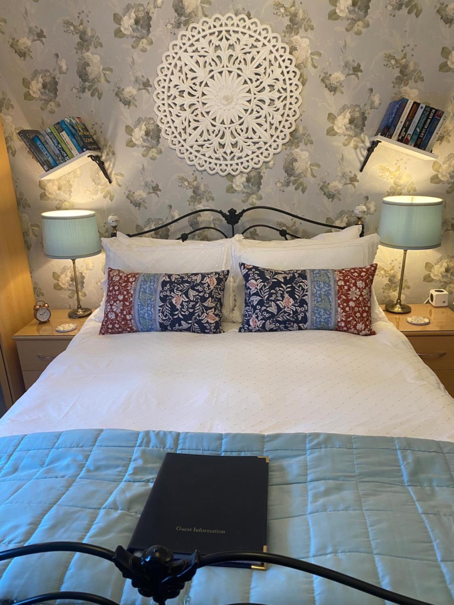 Stratford House Exclusively For Adults Hotel Ландъндо Екстериор снимка