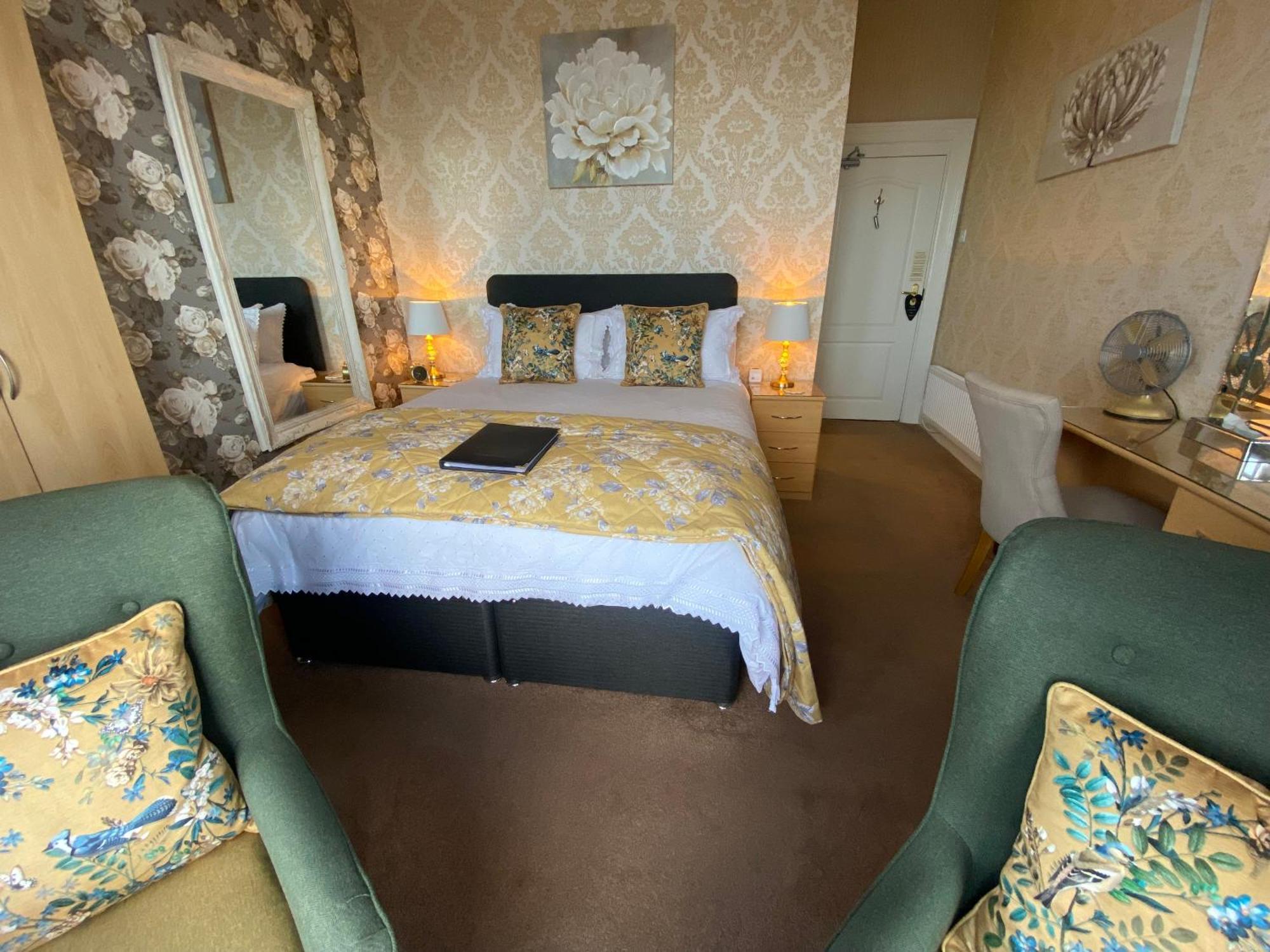 Stratford House Exclusively For Adults Hotel Ландъндо Екстериор снимка