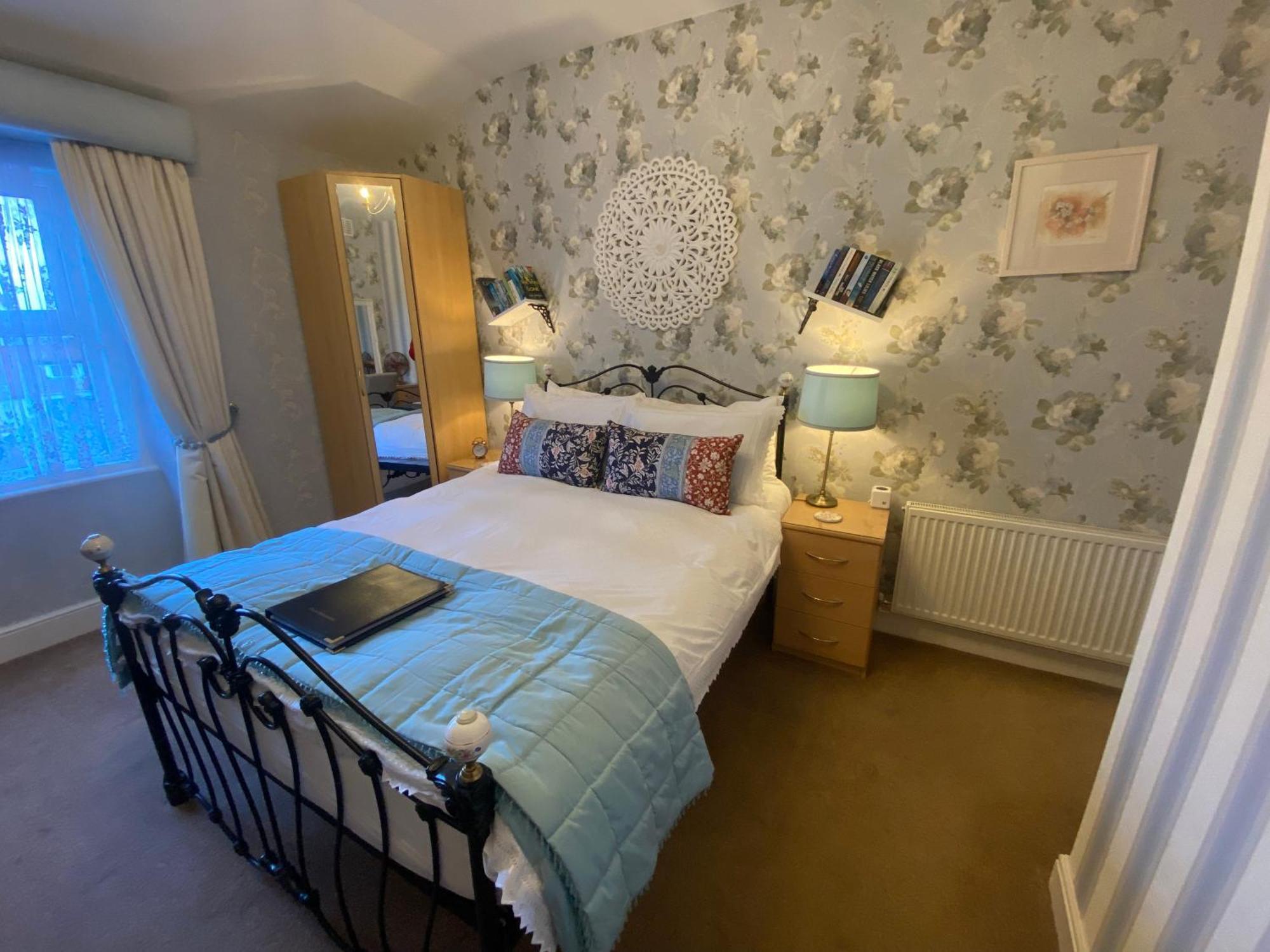 Stratford House Exclusively For Adults Hotel Ландъндо Екстериор снимка